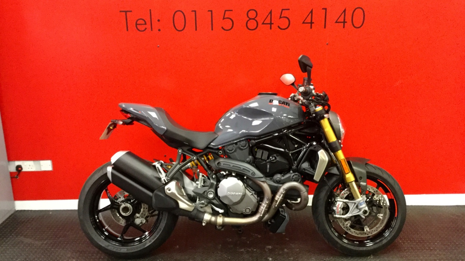 ducati monster 1200s grey